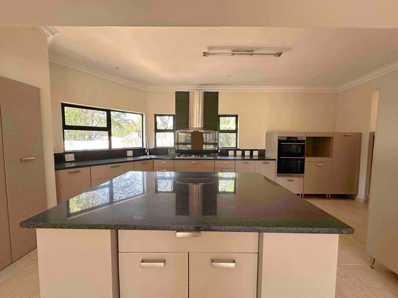 4 Bedroom Property for Sale in Hurlingham Gauteng