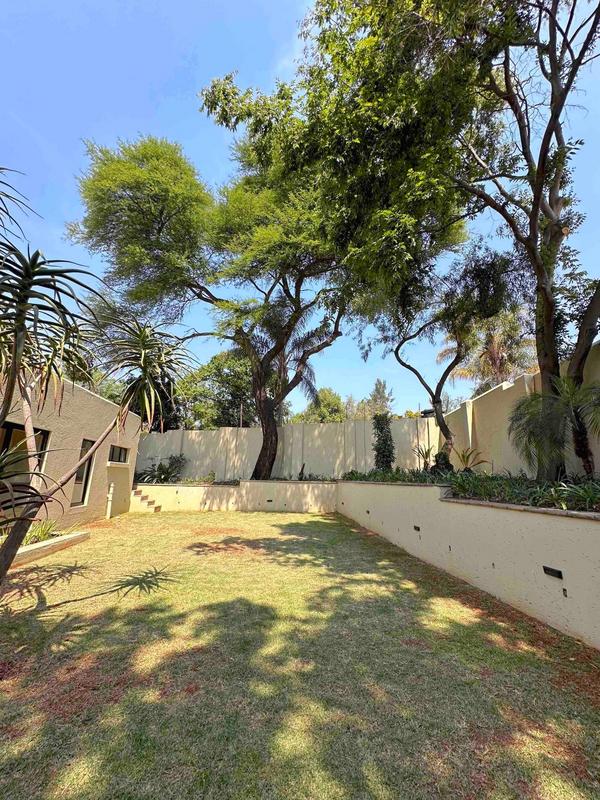 4 Bedroom Property for Sale in Hurlingham Gauteng