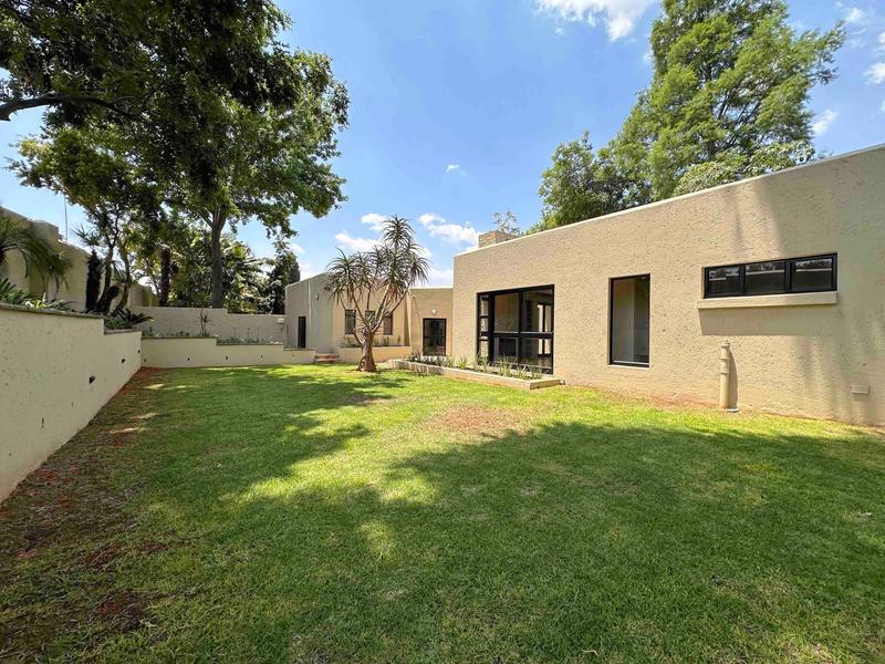 4 Bedroom Property for Sale in Hurlingham Gauteng