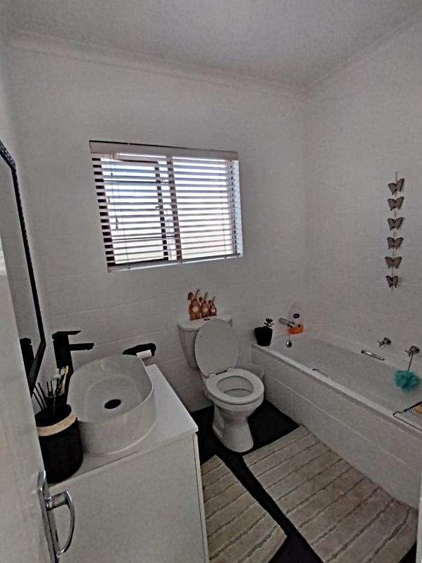 3 Bedroom Property for Sale in Eldoraigne Gauteng