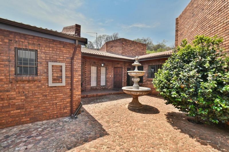 5 Bedroom Property for Sale in Glenvista Gauteng