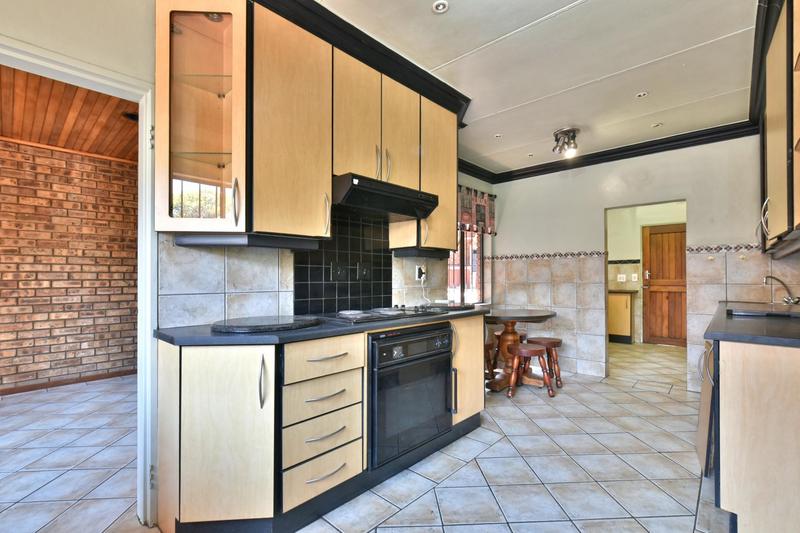 5 Bedroom Property for Sale in Glenvista Gauteng