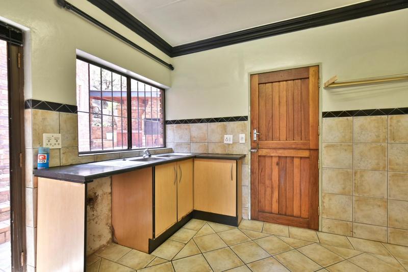 5 Bedroom Property for Sale in Glenvista Gauteng