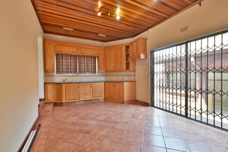 5 Bedroom Property for Sale in Glenvista Gauteng