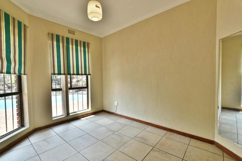 5 Bedroom Property for Sale in Glenvista Gauteng