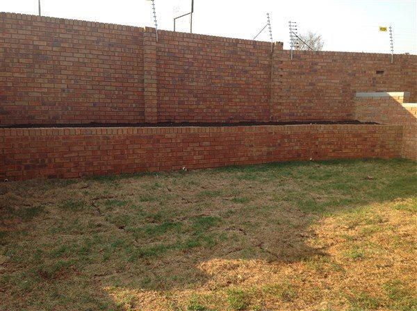 2 Bedroom Property for Sale in Olivedale Gauteng