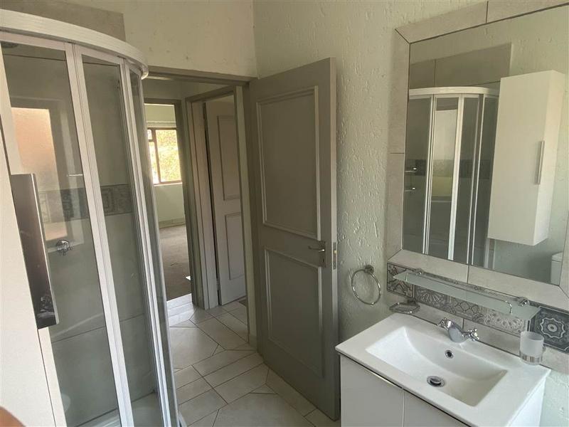 To Let 2 Bedroom Property for Rent in Paulshof Gauteng