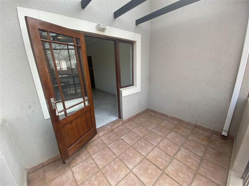 To Let 2 Bedroom Property for Rent in Paulshof Gauteng