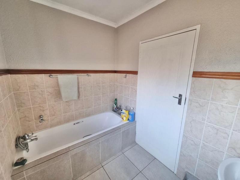 3 Bedroom Property for Sale in Annlin Gauteng