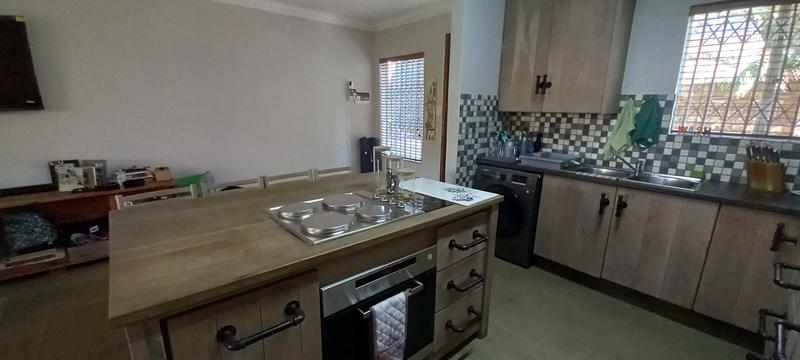 2 Bedroom Property for Sale in Annlin Gauteng