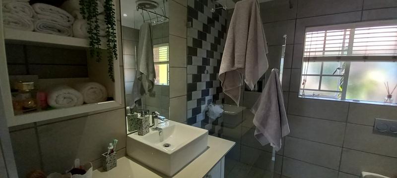 2 Bedroom Property for Sale in Annlin Gauteng