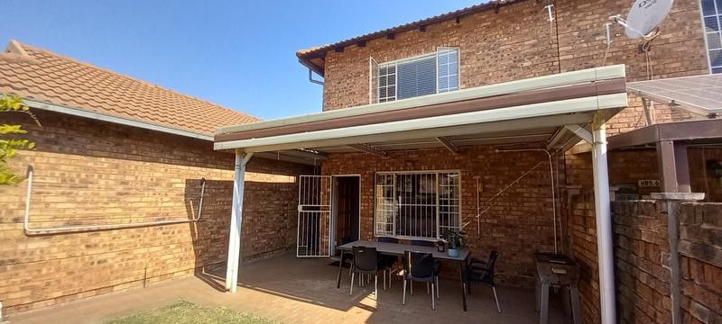 2 Bedroom Property for Sale in Annlin Gauteng