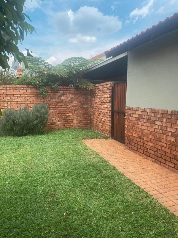 2 Bedroom Property for Sale in Montana Tuine Gauteng