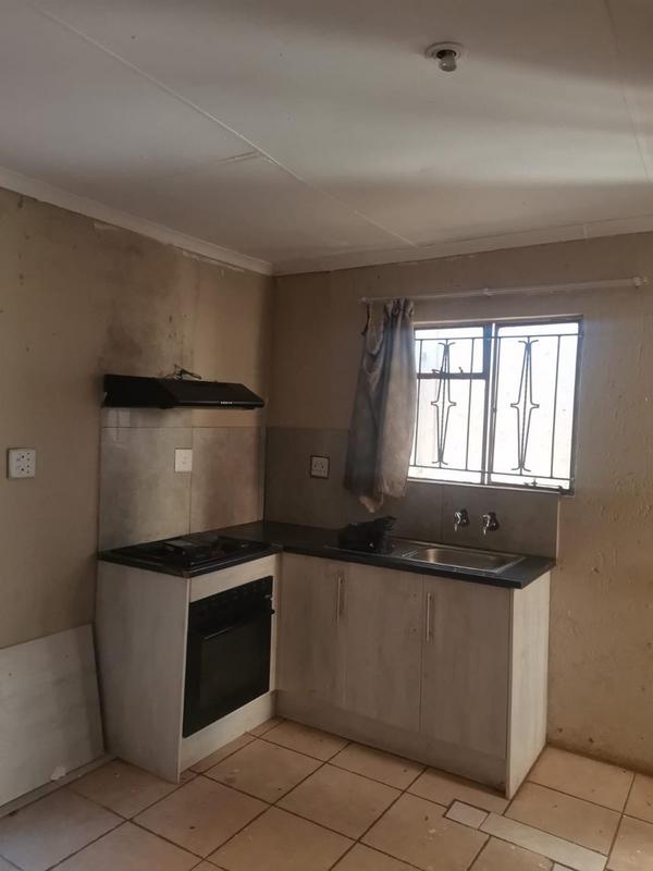 2 Bedroom Property for Sale in Protea Glen Gauteng