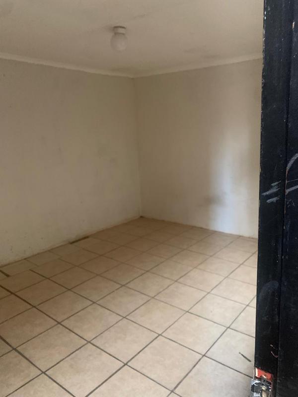 2 Bedroom Property for Sale in Protea Glen Gauteng