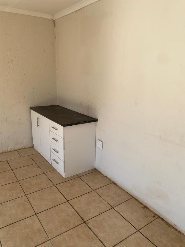 2 Bedroom Property for Sale in Protea Glen Gauteng