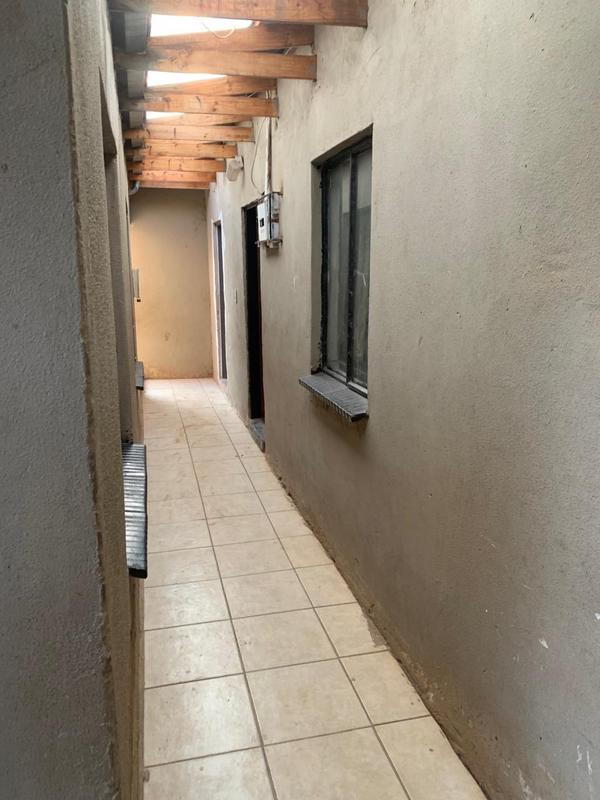 2 Bedroom Property for Sale in Protea Glen Gauteng