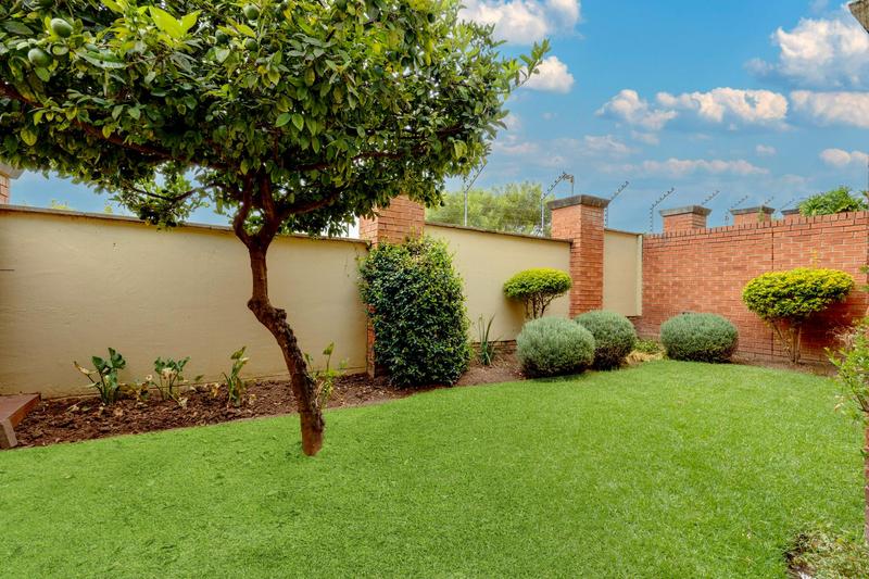 2 Bedroom Property for Sale in Sunninghill Gauteng