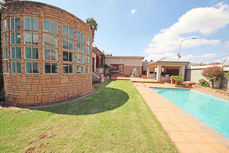 5 Bedroom Property for Sale in Kensington Gauteng