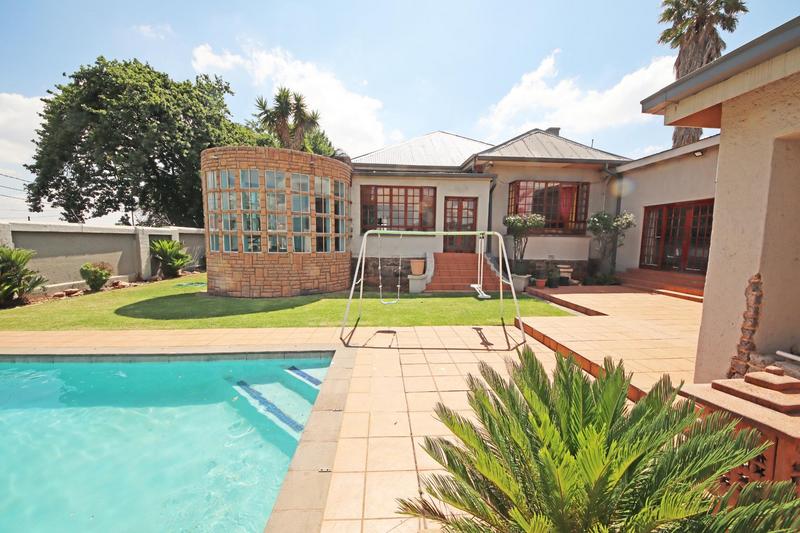 5 Bedroom Property for Sale in Kensington Gauteng