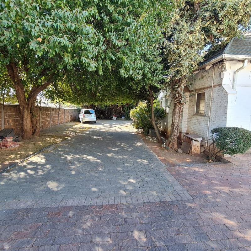 5 Bedroom Property for Sale in Orange Grove Gauteng