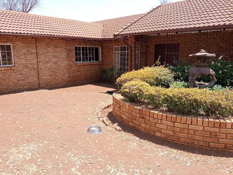 5 Bedroom Property for Sale in Krugersdorp Gauteng