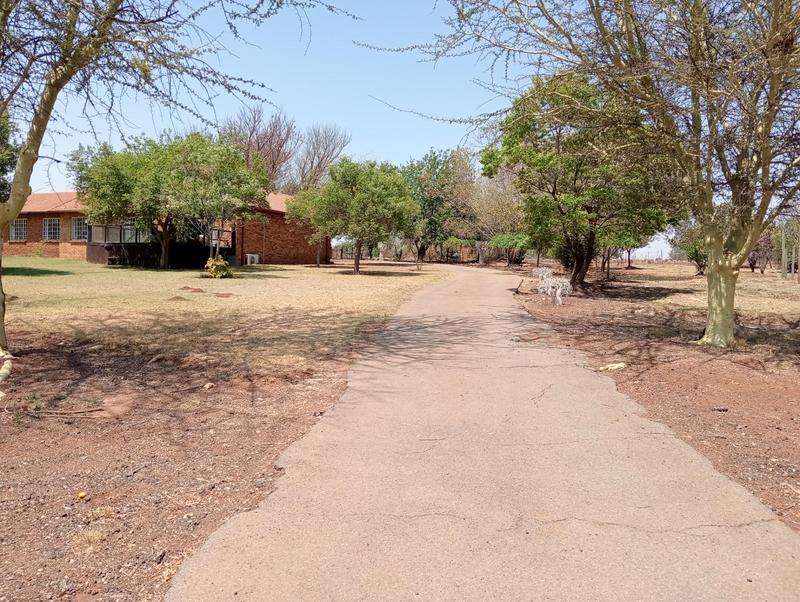 5 Bedroom Property for Sale in Krugersdorp Gauteng