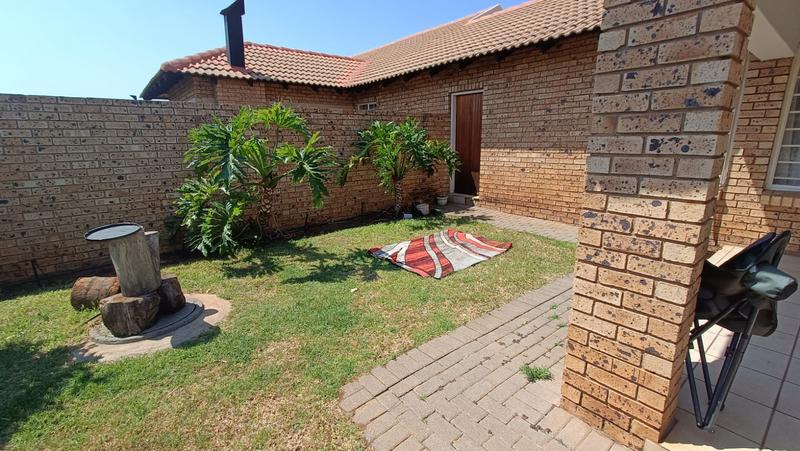 3 Bedroom Property for Sale in Annlin Gauteng