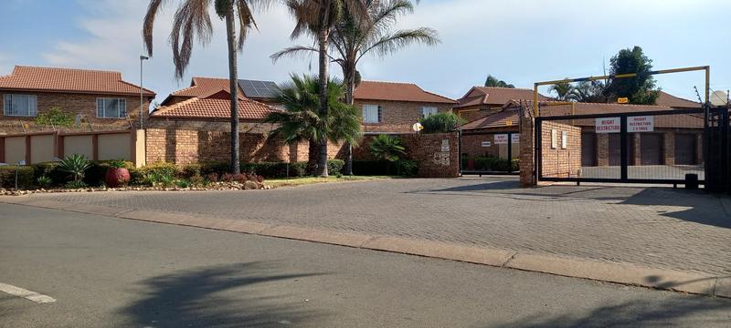 2 Bedroom Property for Sale in Annlin Gauteng