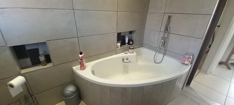 2 Bedroom Property for Sale in Annlin Gauteng