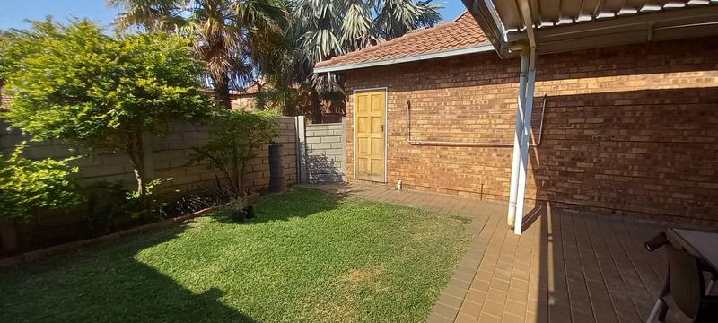 2 Bedroom Property for Sale in Annlin Gauteng