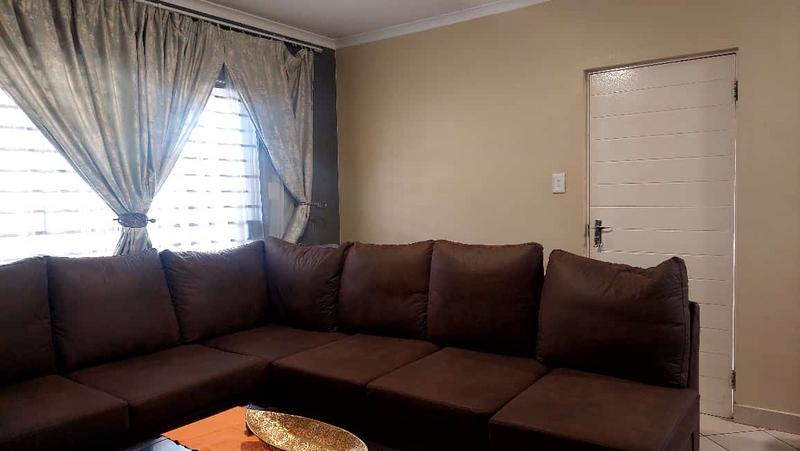 2 Bedroom Property for Sale in Kirkney Gauteng