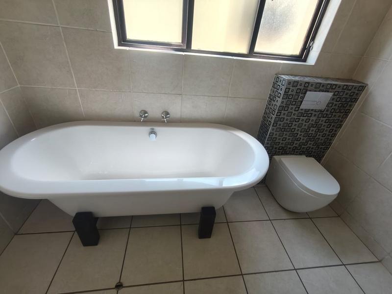 To Let 2 Bedroom Property for Rent in Sunninghill Gauteng