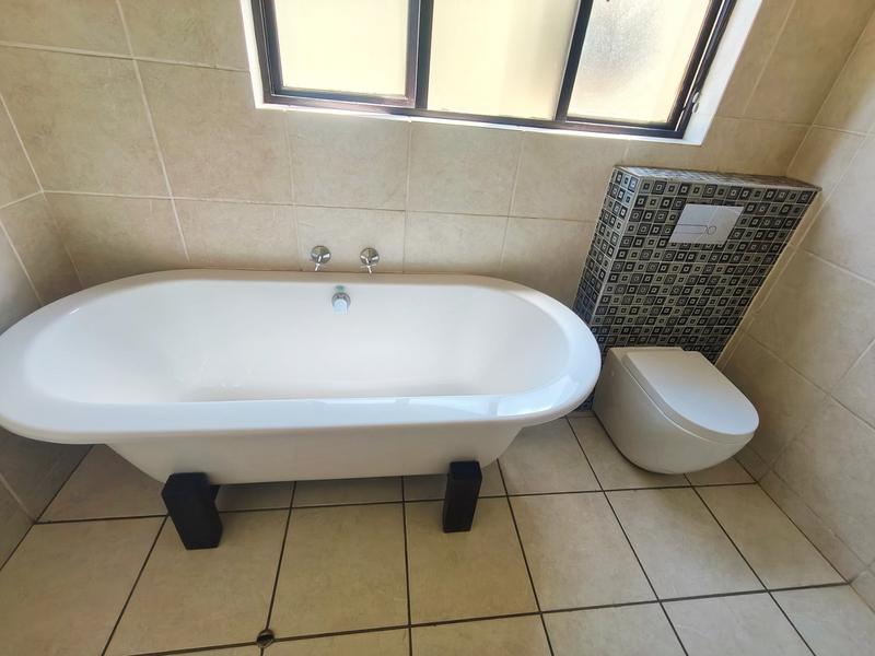 To Let 2 Bedroom Property for Rent in Sunninghill Gauteng