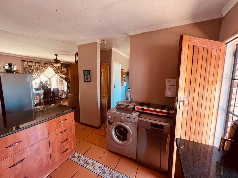 4 Bedroom Property for Sale in Hesteapark Gauteng