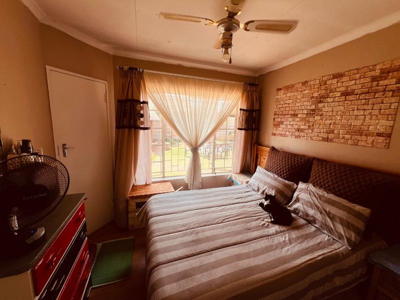 4 Bedroom Property for Sale in Hesteapark Gauteng