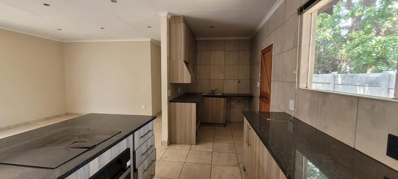 5 Bedroom Property for Sale in Brackendowns Gauteng