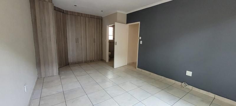 5 Bedroom Property for Sale in Brackendowns Gauteng