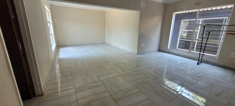 5 Bedroom Property for Sale in Brackendowns Gauteng