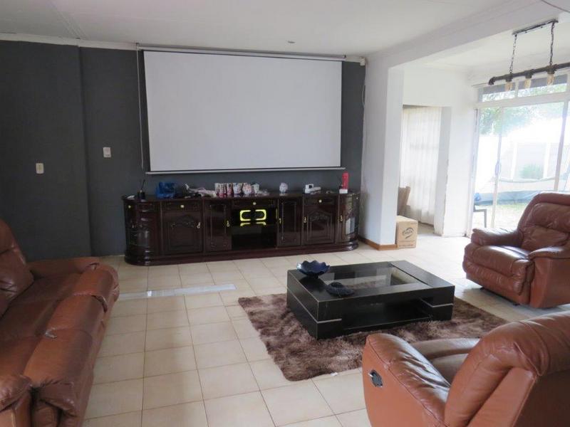 5 Bedroom Property for Sale in Brackendowns Gauteng