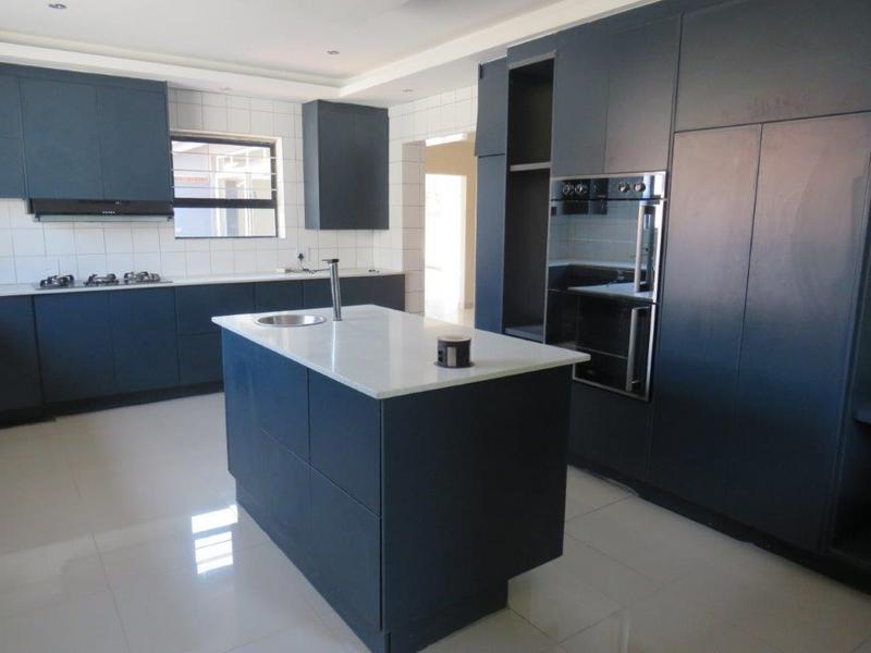 5 Bedroom Property for Sale in Brackendowns Gauteng