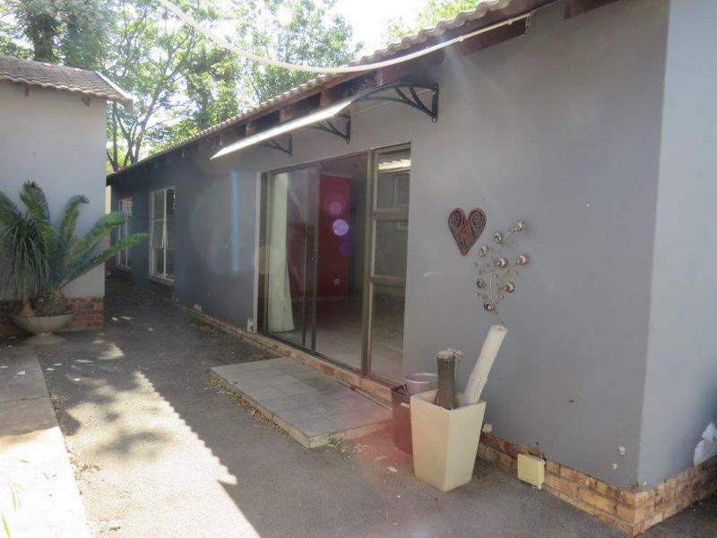 5 Bedroom Property for Sale in Brackendowns Gauteng