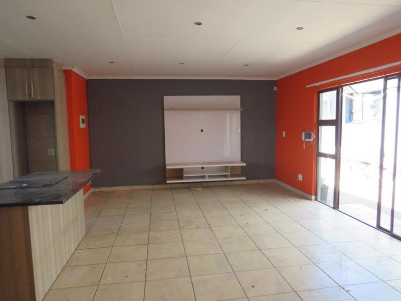 5 Bedroom Property for Sale in Brackendowns Gauteng