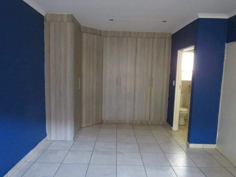 5 Bedroom Property for Sale in Brackendowns Gauteng