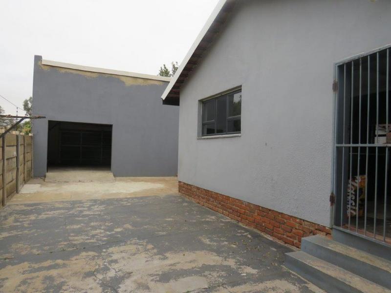 5 Bedroom Property for Sale in Brackendowns Gauteng