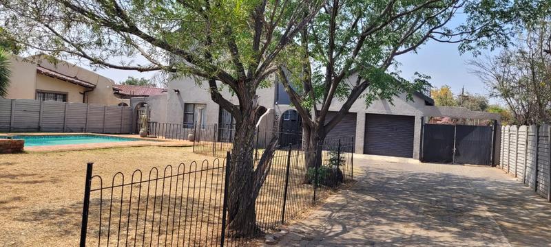 5 Bedroom Property for Sale in Mayberry Park Gauteng