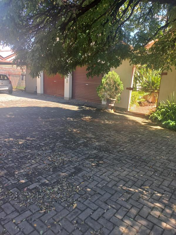 4 Bedroom Property for Sale in Golf Park Gauteng