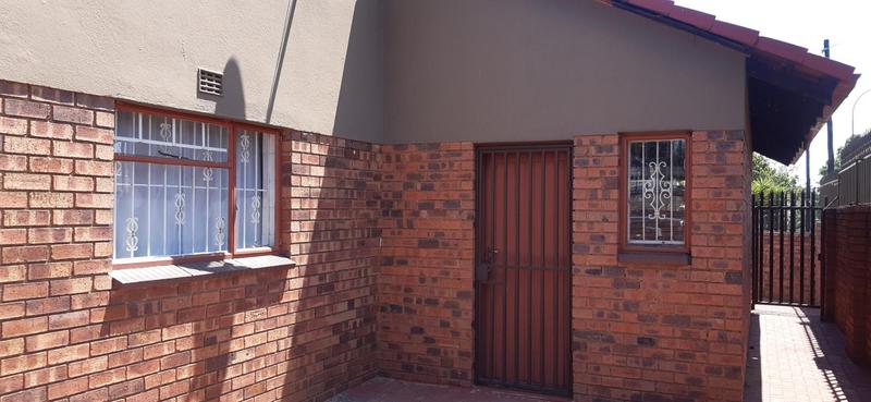 3 Bedroom Property for Sale in Newclare Gauteng