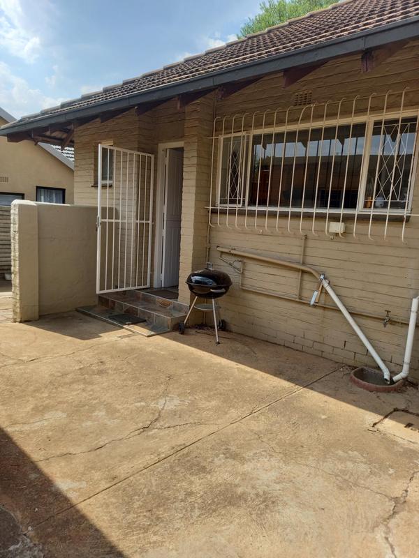 To Let 3 Bedroom Property for Rent in Roosevelt Park Gauteng