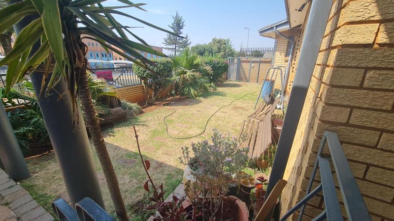 4 Bedroom Property for Sale in Lenasia Gauteng